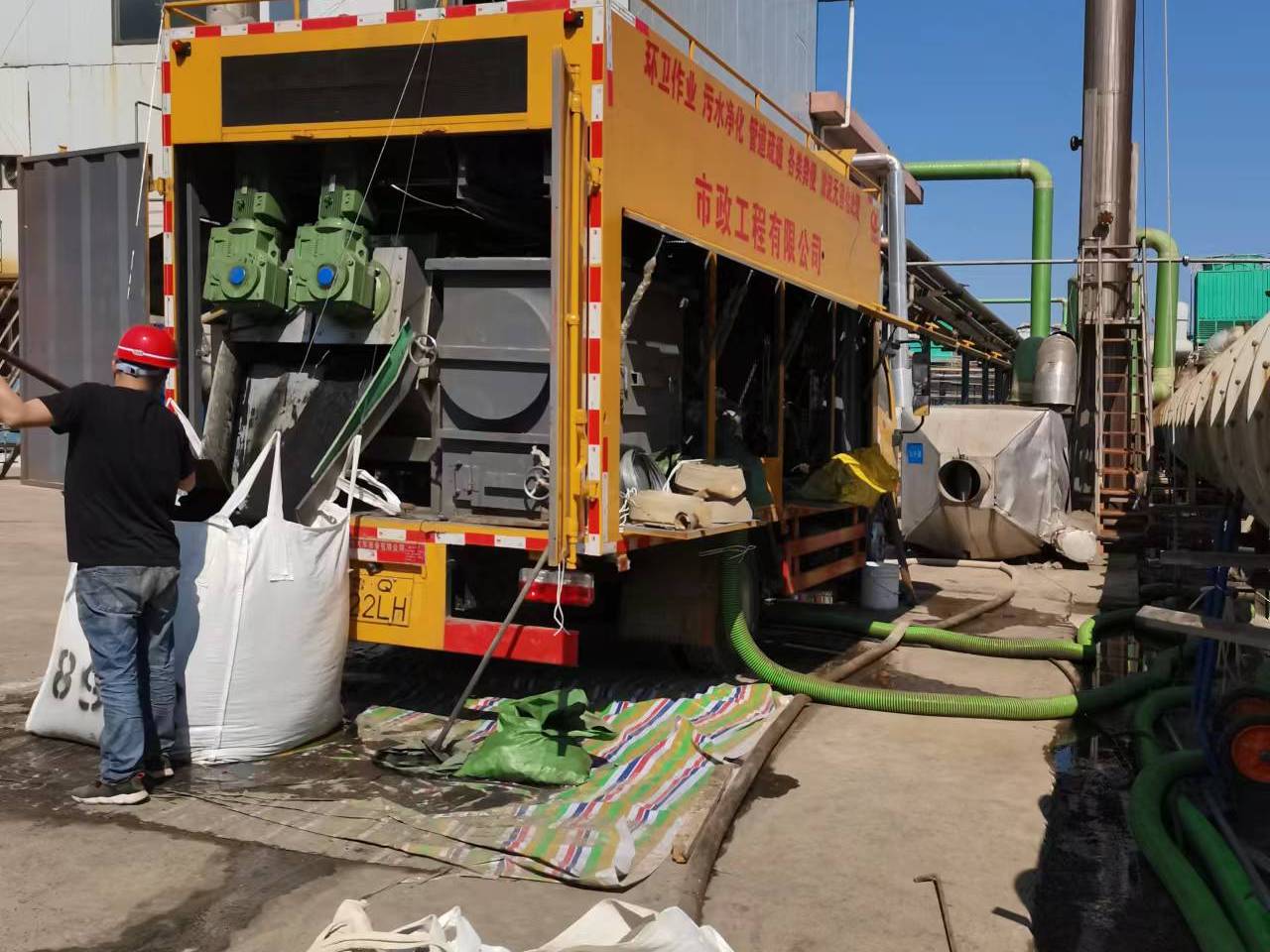 昭化淤泥压干处理